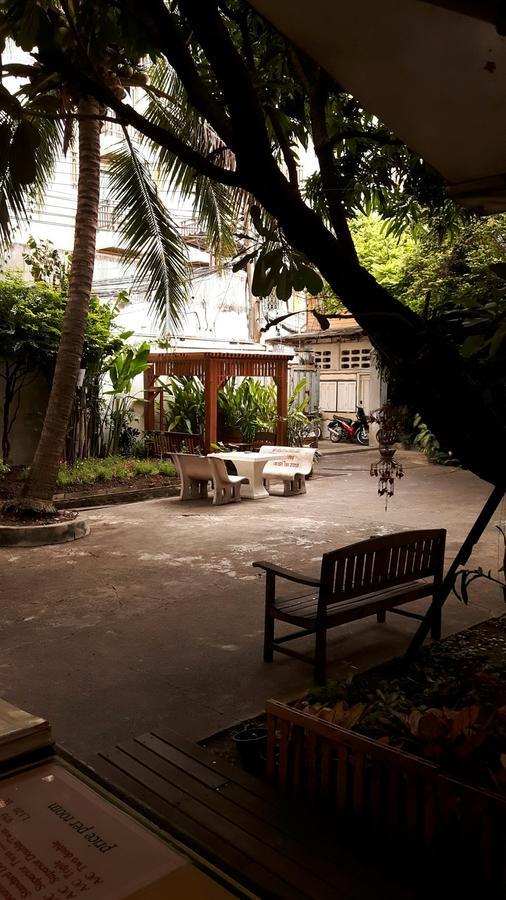 Lamphuhouse Bangkok Hotel Exterior photo
